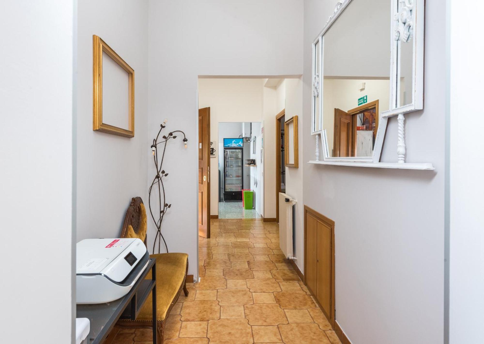 Travelershome Ciampino&Morena Guesthouse, Rome